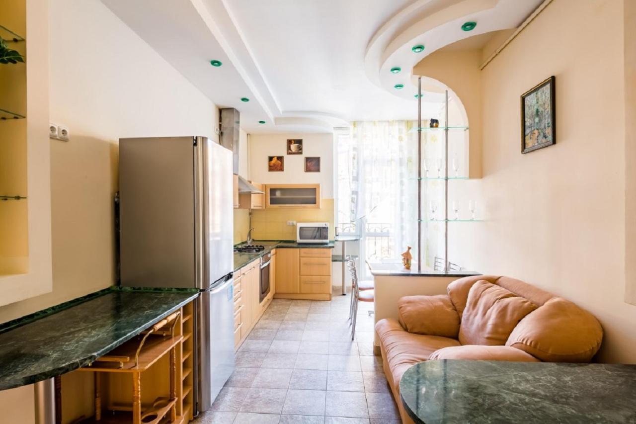 Alfa Apartments Ivana Franka Lviv Exteriör bild